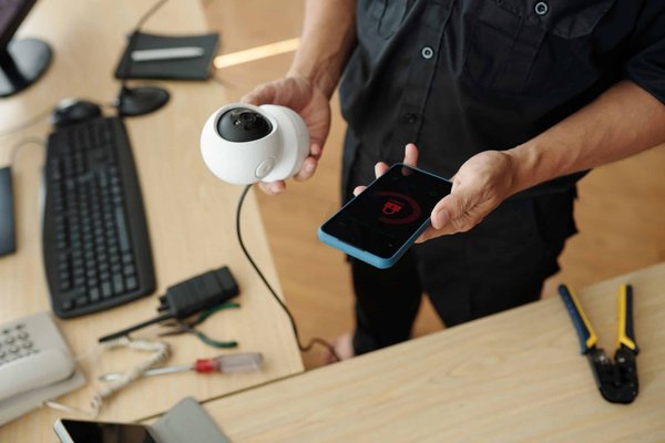 Quelles sont les implications légales de l'utilisation de drones pour la surveillance de voitures ?